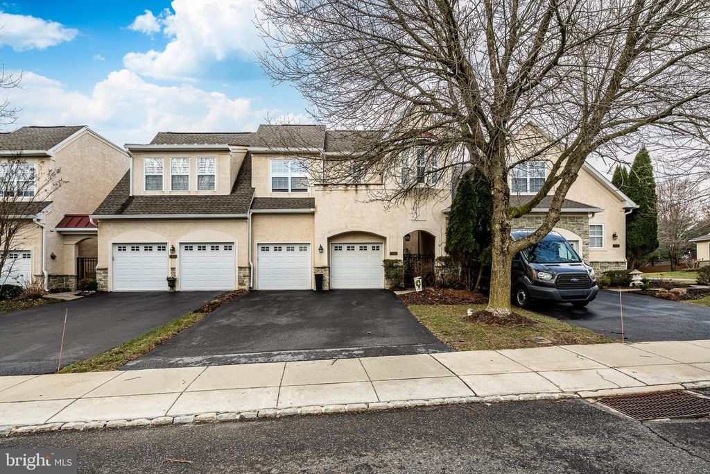 54 OLD BARN DR, West Chester, PA 19382