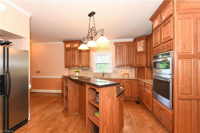 2713 Saint Andrews Court, Jamestown, NC 27282