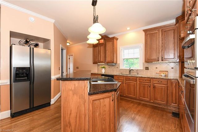 2713 Saint Andrews Court, Jamestown, NC 27282