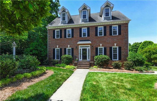 2713 Saint Andrews Court, Jamestown, NC 27282