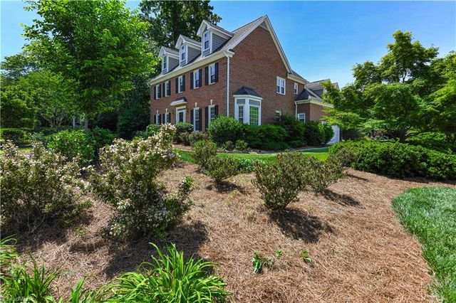 2713 Saint Andrews Court, Jamestown, NC 27282