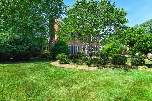 2713 Saint Andrews Court, Jamestown, NC 27282
