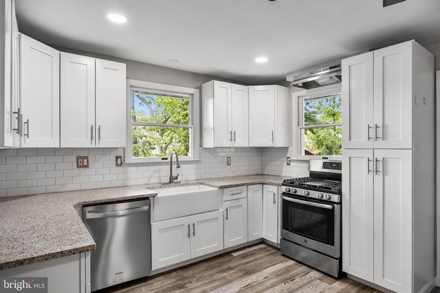 959 W KINGS HWY, Mount Ephraim, NJ 08059