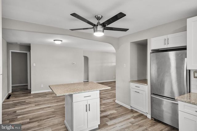 959 W KINGS HWY, Mount Ephraim, NJ 08059