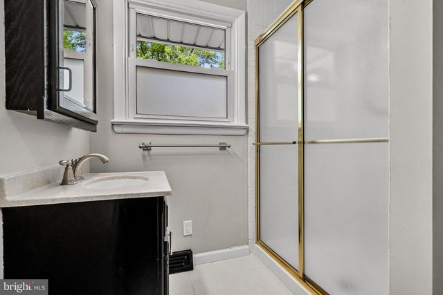 959 W KINGS HWY, Mount Ephraim, NJ 08059