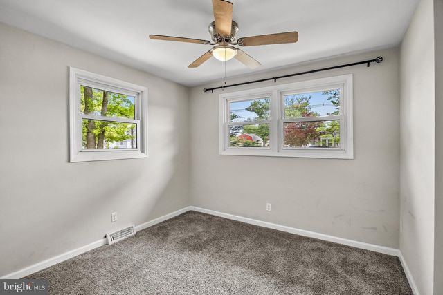 959 W KINGS HWY, Mount Ephraim, NJ 08059
