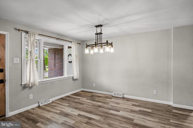 959 W KINGS HWY, Mount Ephraim, NJ 08059