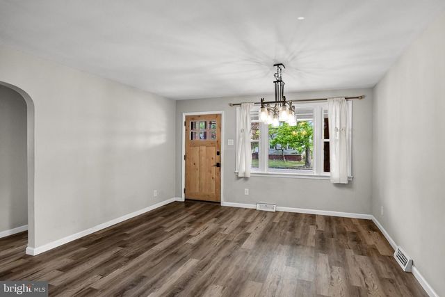 959 W KINGS HWY, Mount Ephraim, NJ 08059