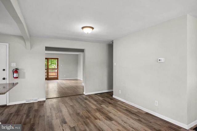 959 W KINGS HWY, Mount Ephraim, NJ 08059