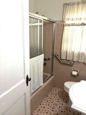 44 SW 5th Street, Dania Beach, FL 33004