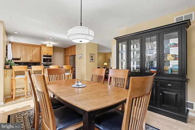 519 COLONIAL CRESCENT DR, Lititz, PA 17543