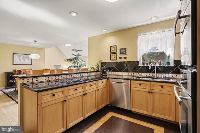 519 COLONIAL CRESCENT DR, Lititz, PA 17543