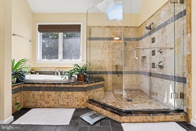 519 COLONIAL CRESCENT DR, Lititz, PA 17543