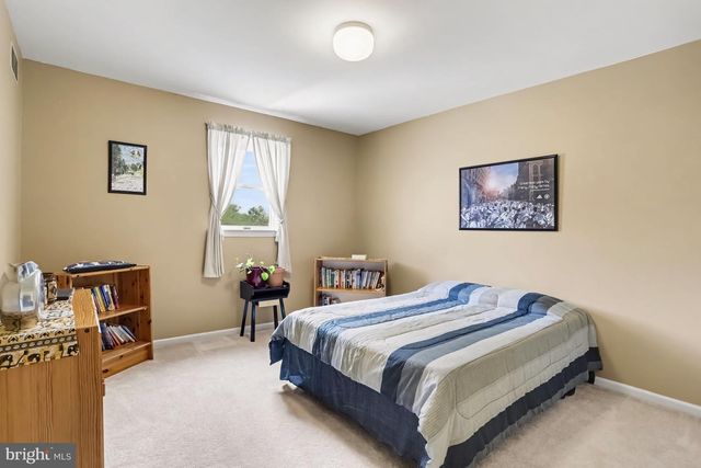 519 COLONIAL CRESCENT DR, Lititz, PA 17543