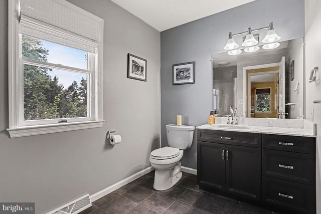 519 COLONIAL CRESCENT DR, Lititz, PA 17543