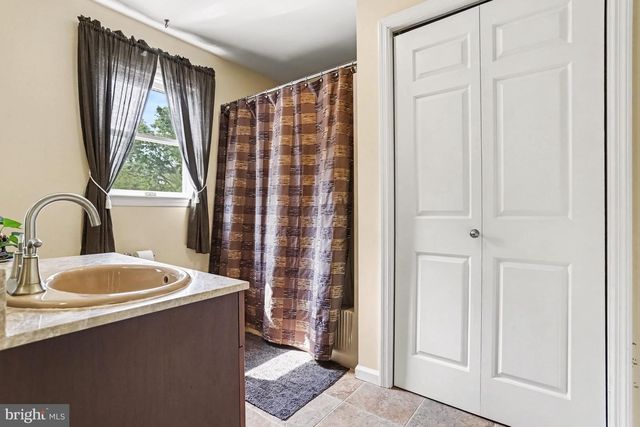 519 COLONIAL CRESCENT DR, Lititz, PA 17543