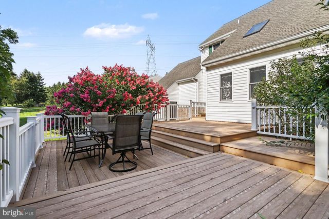 519 COLONIAL CRESCENT DR, Lititz, PA 17543