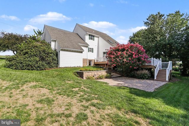 519 COLONIAL CRESCENT DR, Lititz, PA 17543