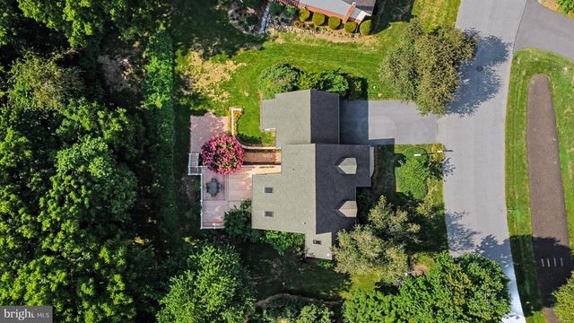 519 COLONIAL CRESCENT DR, Lititz, PA 17543