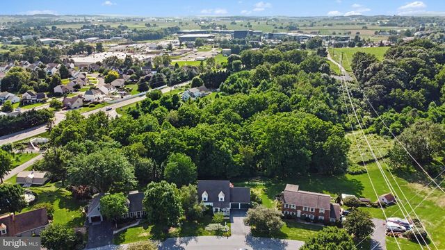 519 COLONIAL CRESCENT DR, Lititz, PA 17543