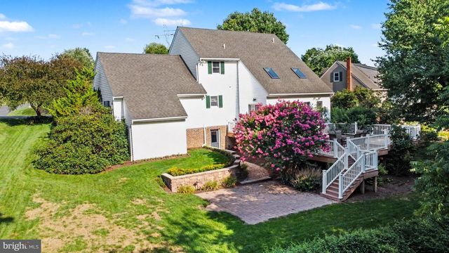 519 COLONIAL CRESCENT DR, Lititz, PA 17543