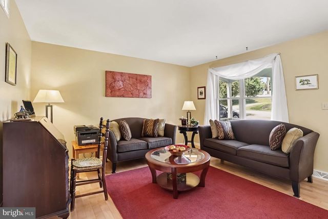 519 COLONIAL CRESCENT DR, Lititz, PA 17543