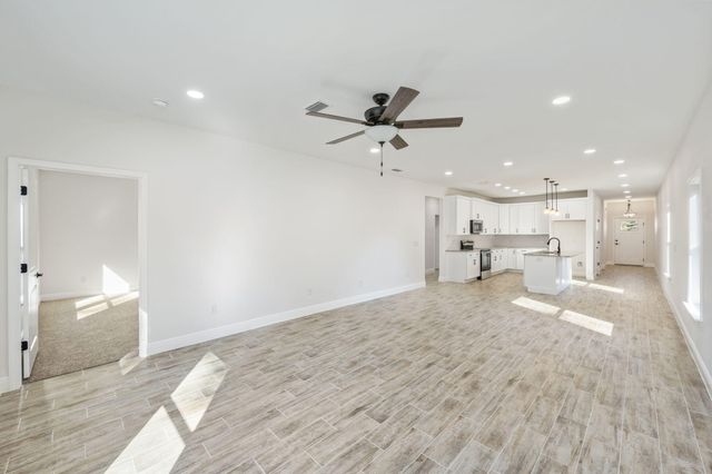 751 E Chestnut East Avenue, Crestview, FL 32536