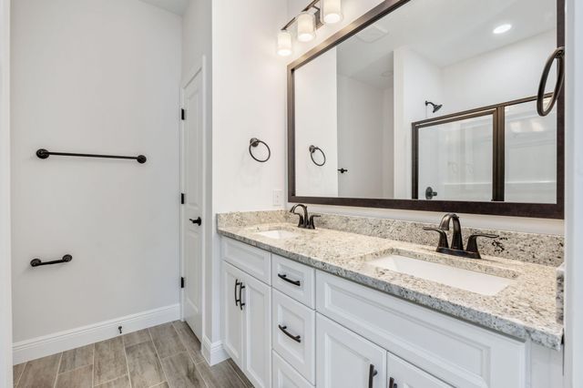 751 E Chestnut East Avenue, Crestview, FL 32536