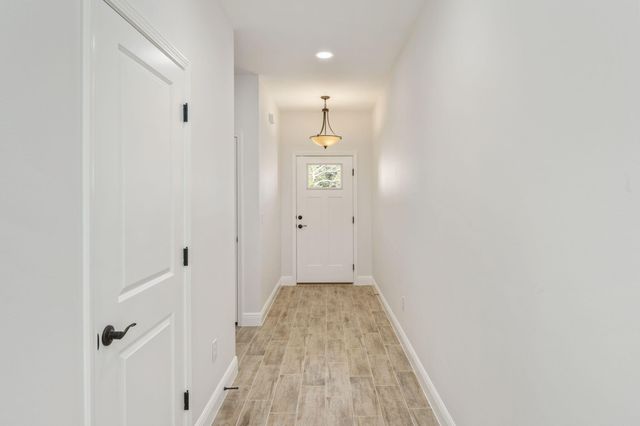 751 E Chestnut East Avenue, Crestview, FL 32536