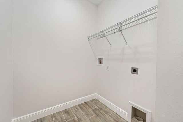 751 E Chestnut East Avenue, Crestview, FL 32536