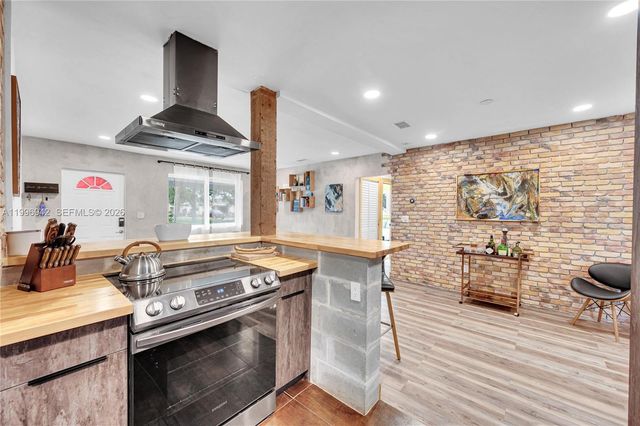 9000 NW 12th Ave, Miami, FL 33150