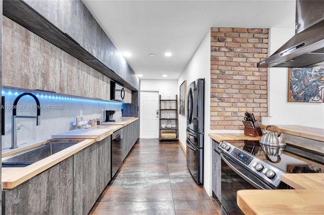 9000 NW 12th Ave, Miami, FL 33150