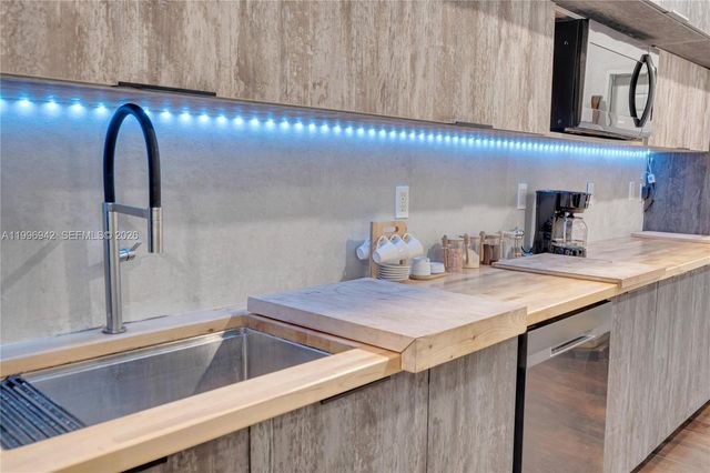 9000 NW 12th Ave, Miami, FL 33150