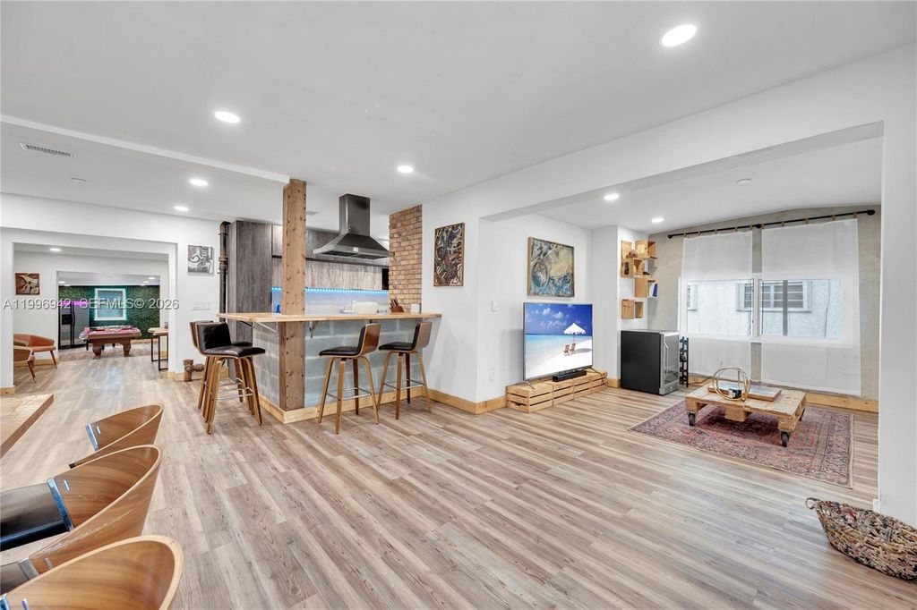 9000 NW 12th Ave, Miami, FL 33150