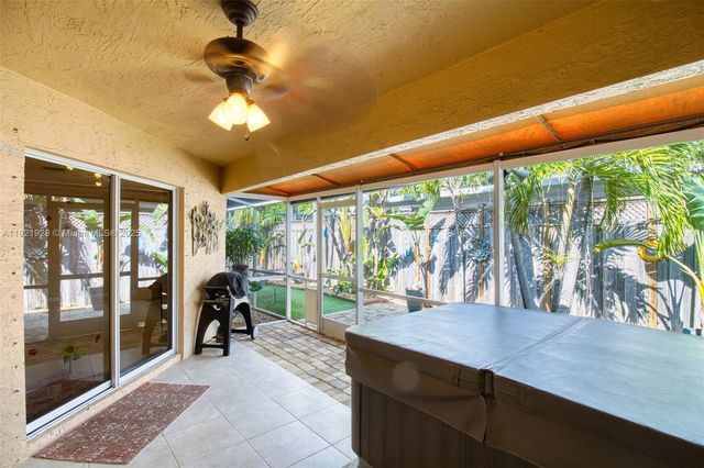 1383 NE 27th St, Pompano Beach, FL 33064