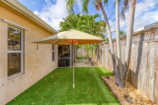 1383 NE 27th St, Pompano Beach, FL 33064