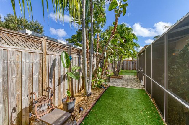 1383 NE 27th St, Pompano Beach, FL 33064