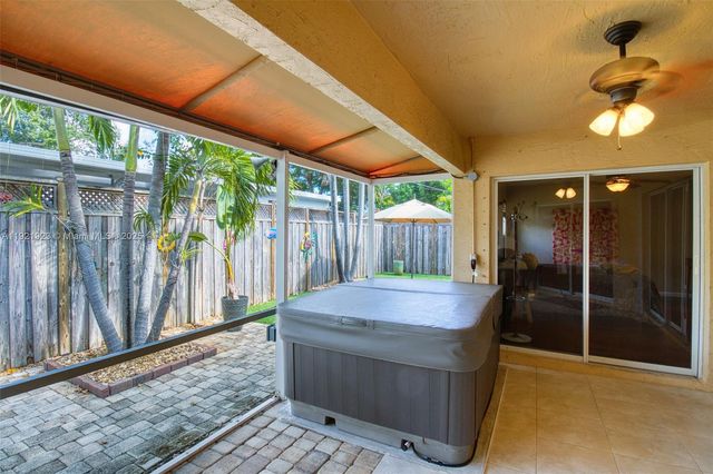 1383 NE 27th St, Pompano Beach, FL 33064