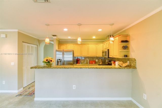 1383 NE 27th St, Pompano Beach, FL 33064