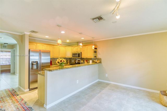 1383 NE 27th St, Pompano Beach, FL 33064