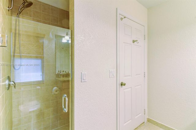 1383 NE 27th St, Pompano Beach, FL 33064