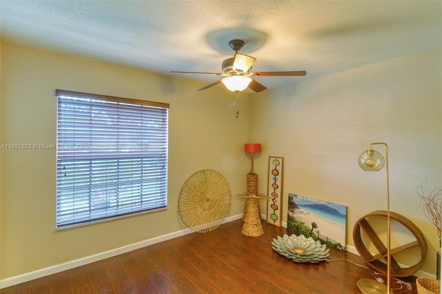 1383 NE 27th St, Pompano Beach, FL 33064