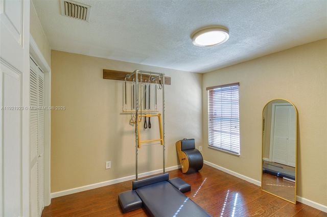 1383 NE 27th St, Pompano Beach, FL 33064