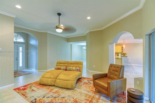 1383 NE 27th St, Pompano Beach, FL 33064