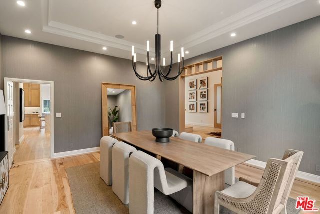 280 Homewood Road, Los Angeles, CA 90049