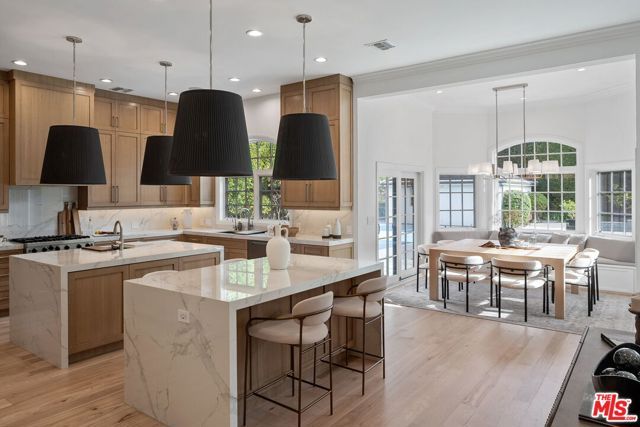 280 Homewood Road, Los Angeles, CA 90049