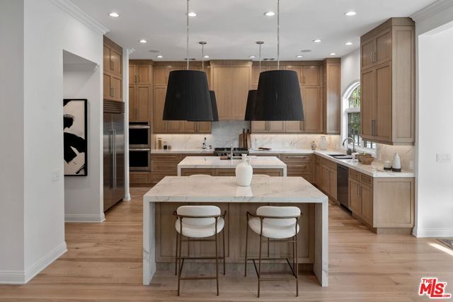 280 Homewood Road, Los Angeles, CA 90049