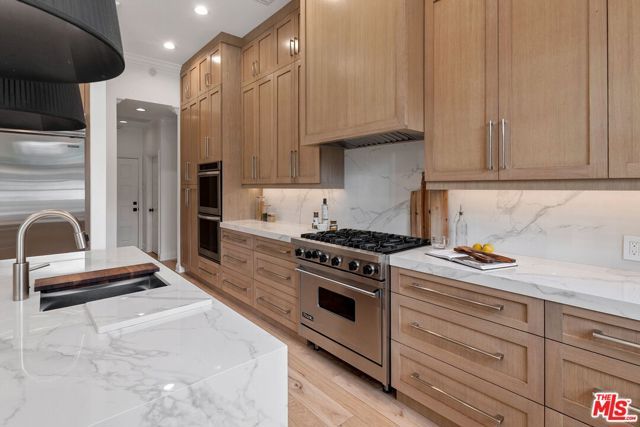 280 Homewood Road, Los Angeles, CA 90049