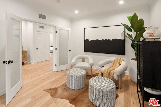 280 Homewood Road, Los Angeles, CA 90049