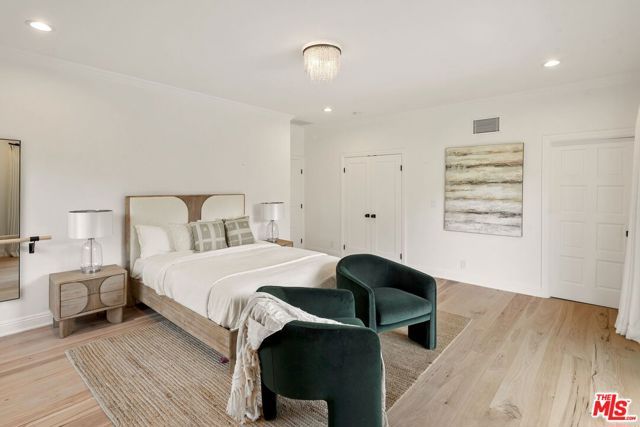 280 Homewood Road, Los Angeles, CA 90049